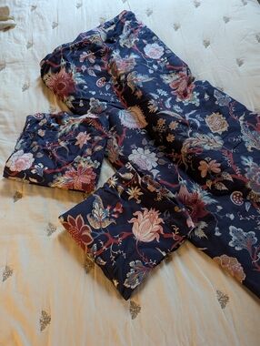 Ikea Nasselocka king size duvet set ( duvet & 2 Shams) navy blue with florals